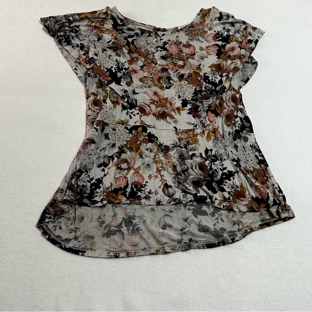Maurices Womens Floral Bell Shaped Blouse. Size XL